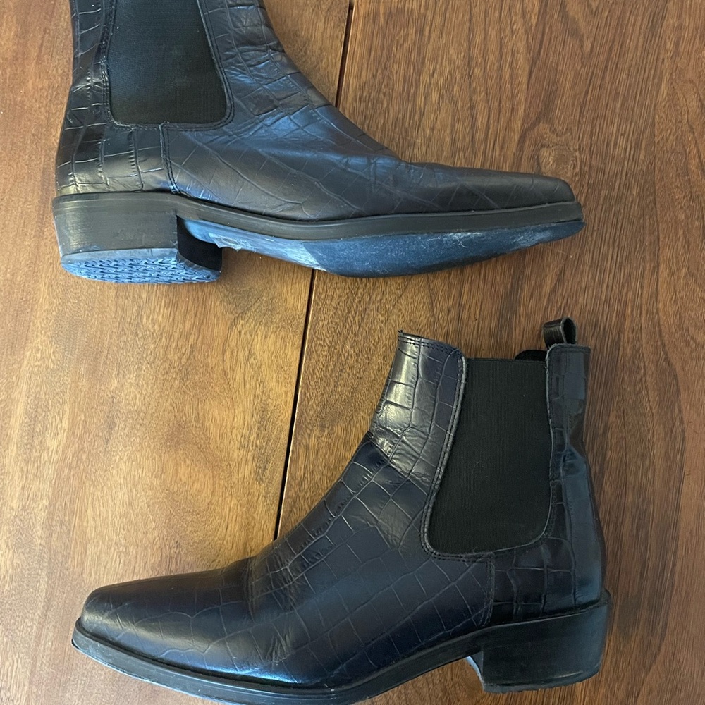 L'INTERVALLE Navy Blue Crocodile Pattern Boots - Picture 5 of 6